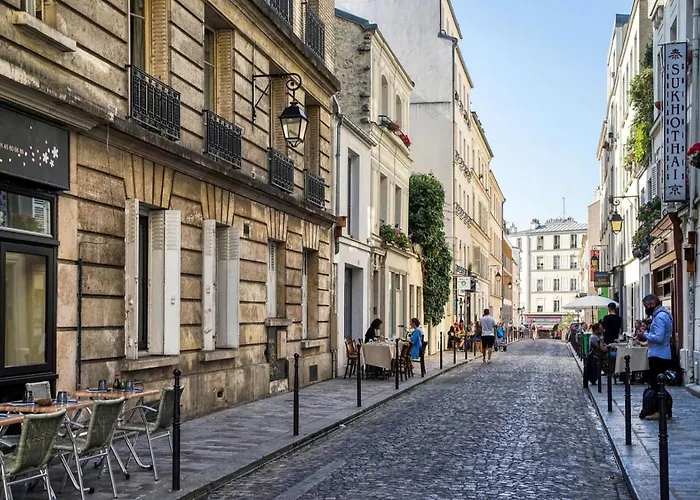 Charming Parisian * Paris