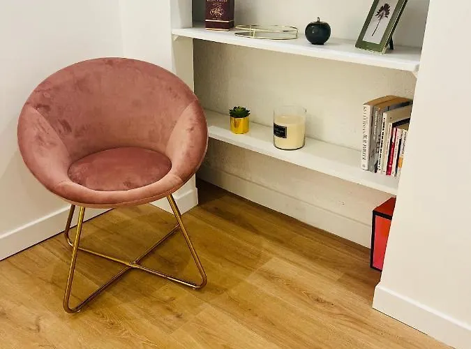 Apartament Charming Parisian Paryż