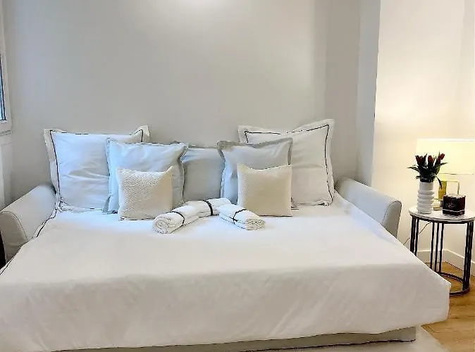 Charming Parisian Apartament Paryż